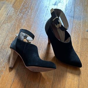 Matt Bernson Black and Tan Ankle Strap Heels